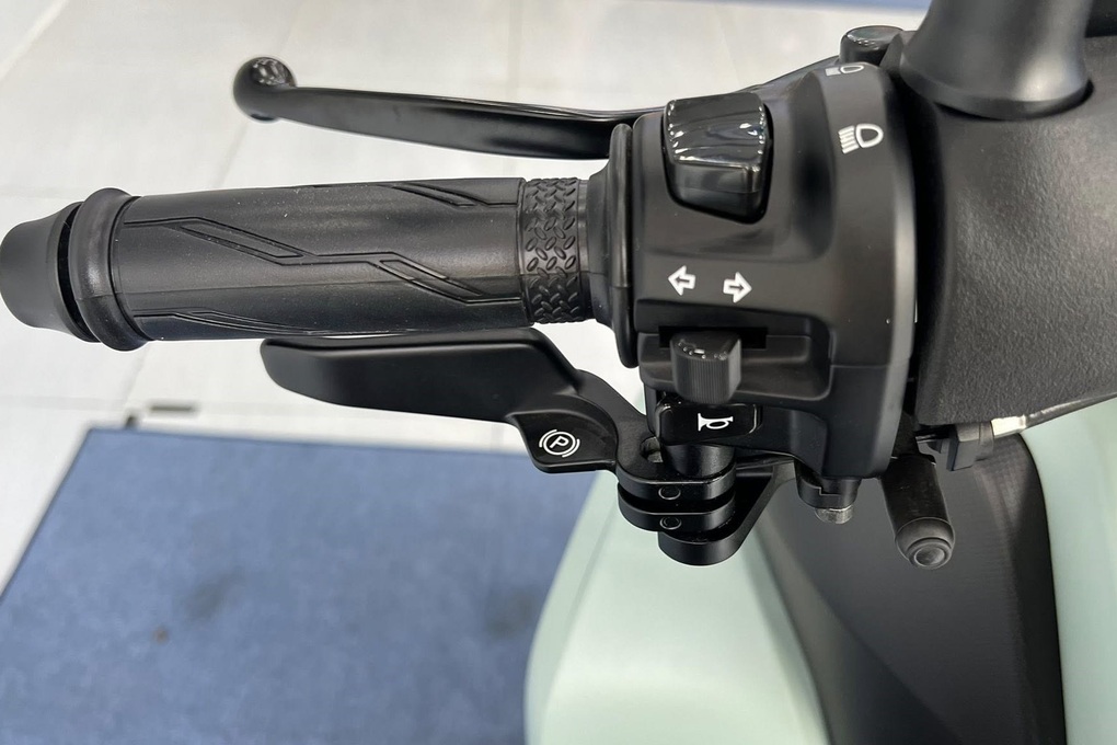 Yamaha Tricity 155: Xe ga 3 bánh độc lạ giá hơn 200 triệu cập bến Việt Nam - 4 Yamaha Tricity 155: Xe ga 3 bánh độc lạ giá hơn 200 triệu cập bến Việt Nam - 4