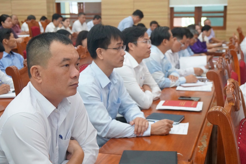 174 cán bộ tỉnh, huyện tại Bình Định được đưa về xã, phường mới - 2 174 cán bộ tỉnh, huyện tại Bình Định được đưa về xã, phường mới - 2