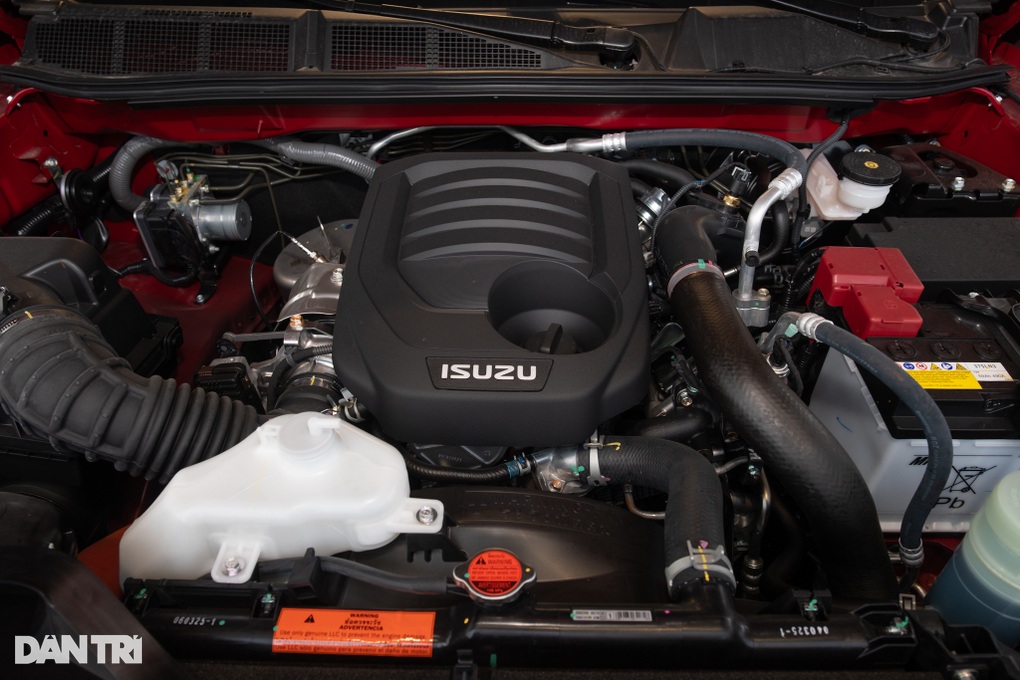 Isuzu mu-X được nâng cấp tại Việt Nam, thêm trang bị và tăng giá bán - 4 Isuzu mu-X được nâng cấp tại Việt Nam, thêm trang bị và tăng giá bán - 4